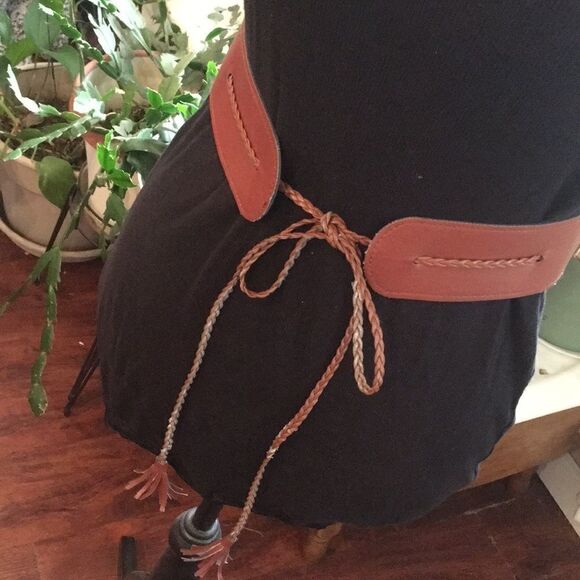 Vintage Accessories - Vintage Faux Leather/ Elastic Cinch Belt